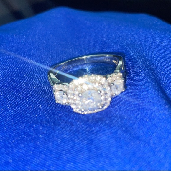 Ring - Picture 2 of 2